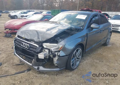 2018 Audi A3 2.0T Premium/2.0T Tech Premium z USA, uszkodzony, nr VIN WAUAUGFF2J1047262